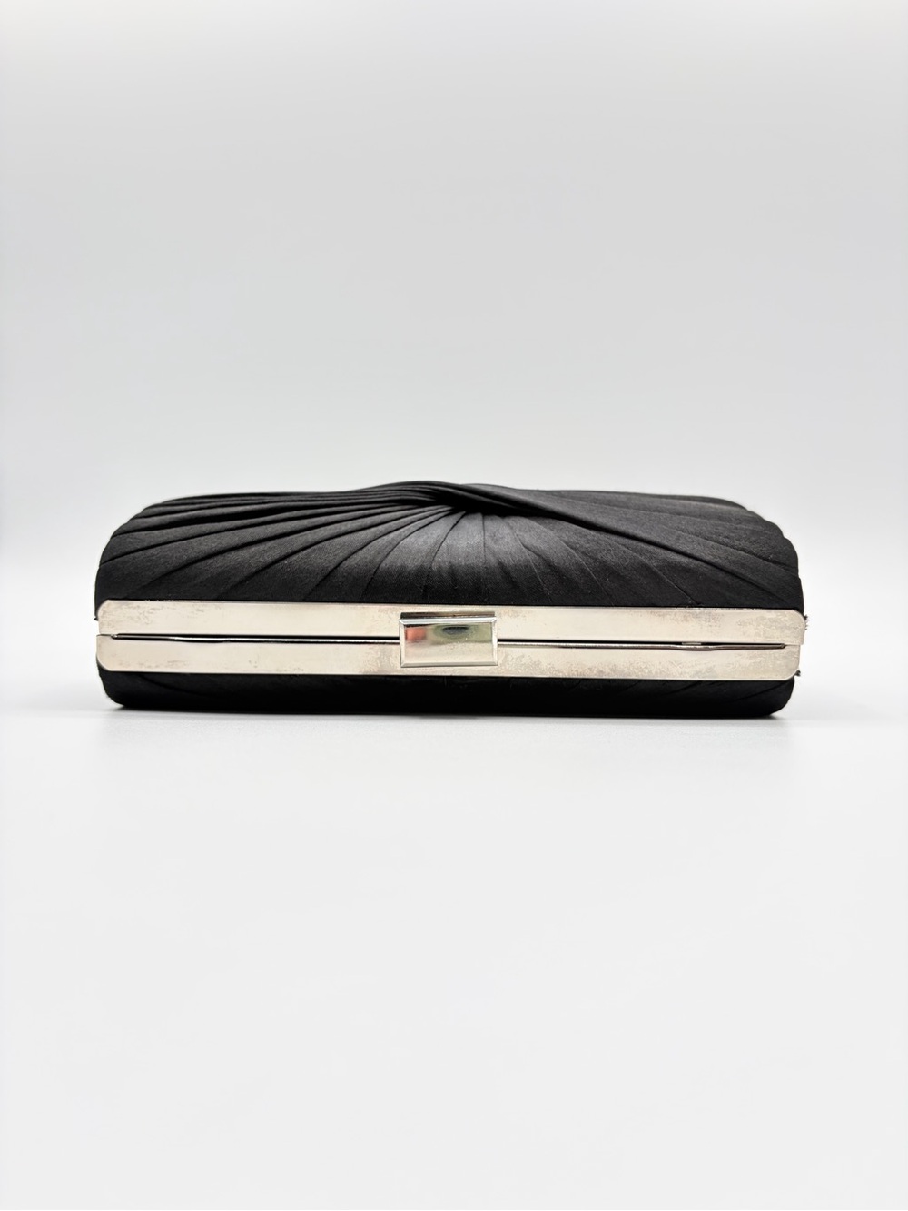 Le Chateau Black Satin Pleated Evening Clutch Chain Shoulder Bag - Picture 4 of 15